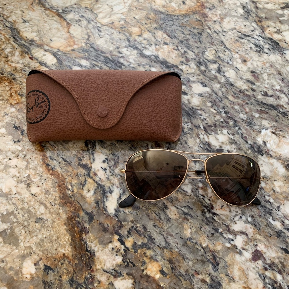 Women’s polarized Ray-ban aviator sunglasses